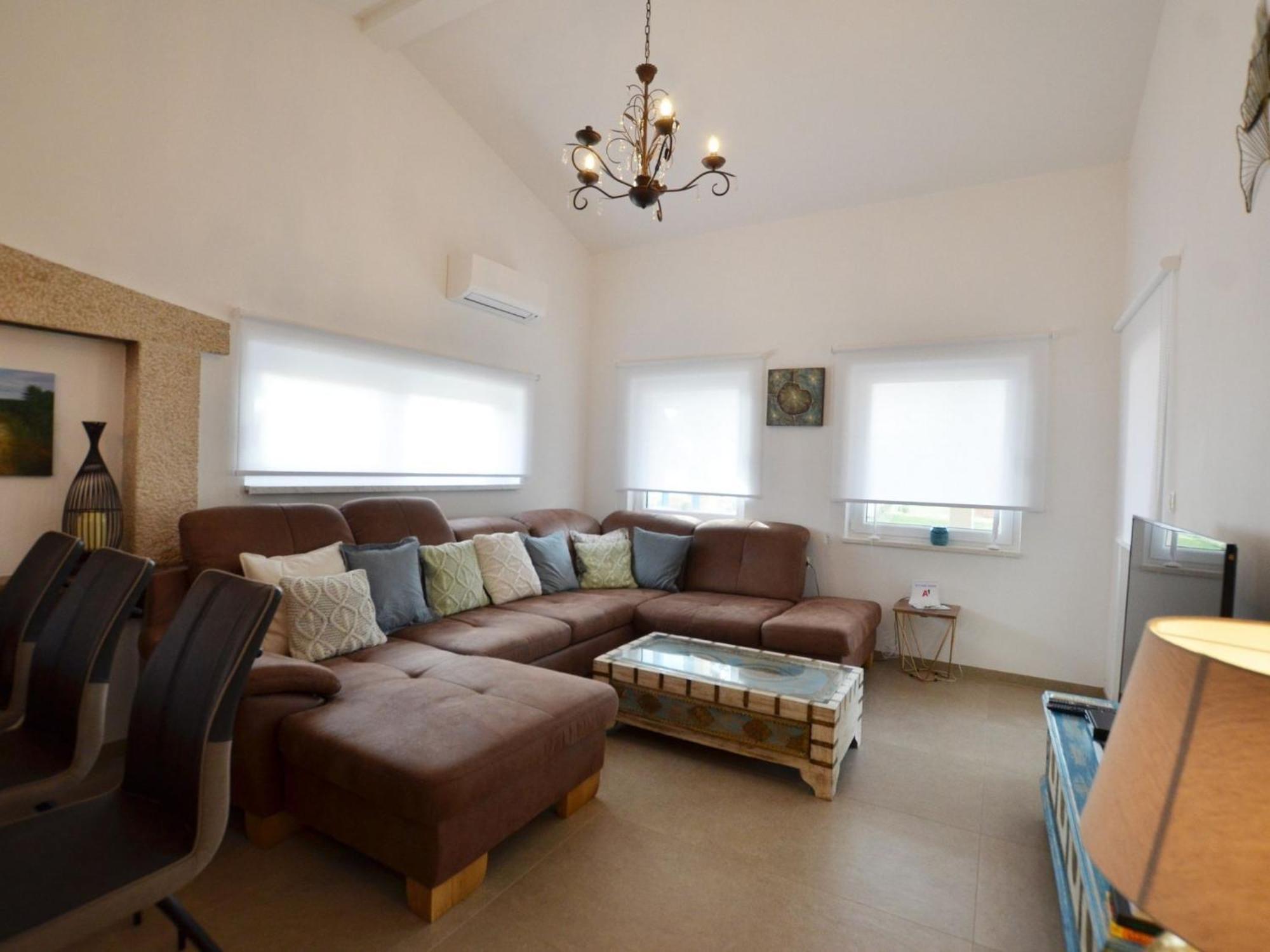 Vikendica Three Bedroom With Pool